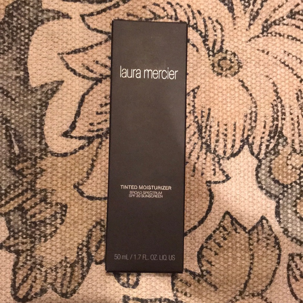 LAURA MERCIER tinted moisturizer